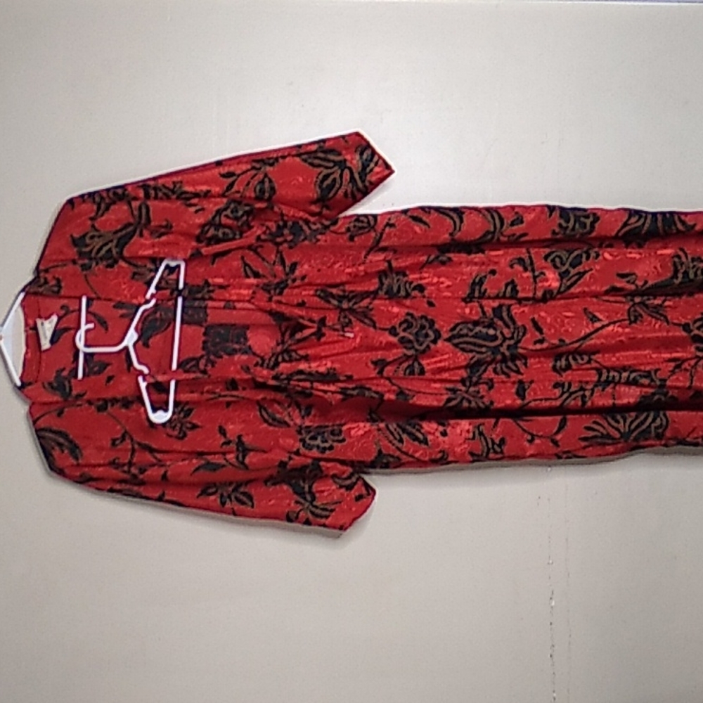 Expressions by California Dynasty Robe Small Red and Black